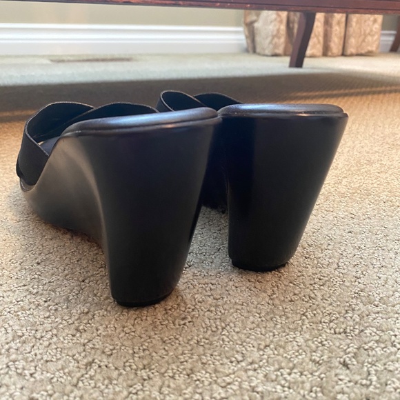 New Italian Shoemakers Made In Italy, Wedge - Picture 3 of 4